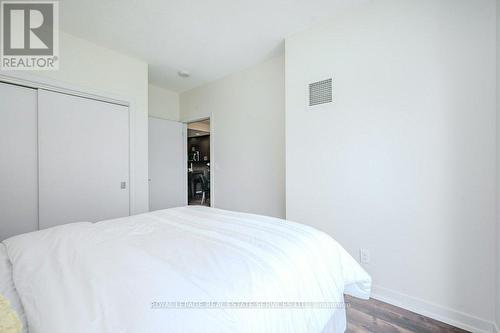 712 - 551 Maple Avenue, Burlington, ON - Indoor Photo Showing Bedroom