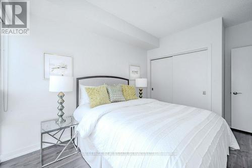 712 - 551 Maple Avenue, Burlington, ON - Indoor Photo Showing Bedroom