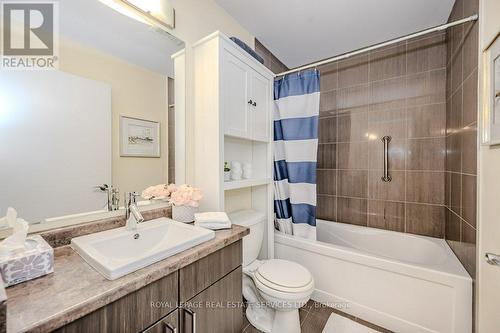 712 - 551 Maple Avenue, Burlington, ON - Indoor Photo Showing Bathroom