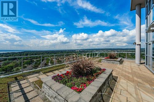 712 - 551 Maple Avenue, Burlington, ON - Outdoor With View