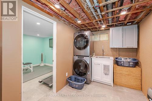 259 Centre Street N, Brampton, ON - Indoor Photo Showing Laundry Room