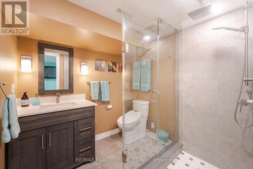 259 Centre Street N, Brampton, ON - Indoor Photo Showing Bathroom