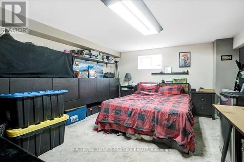 1320 Bunnell Drive, Burlington, ON - Indoor Photo Showing Bedroom