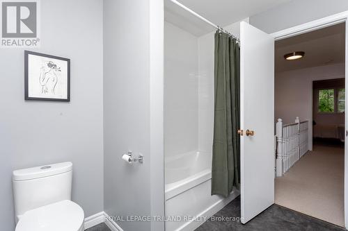 11 Chepstow Gate, London, ON - Indoor Photo Showing Bathroom