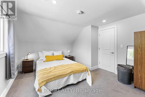 2 Willow Street, St. Catharines, ON - Indoor Photo Showing Bedroom