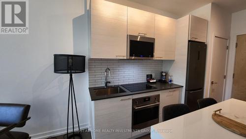 113 - 120 Carrick Trail, Gravenhurst, ON - Indoor Photo Showing Kitchen With Upgraded Kitchen