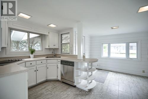 226 Kempview Lane, Barrie, ON - Indoor Photo Showing Kitchen