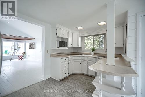 226 Kempview Lane, Barrie, ON - Indoor Photo Showing Kitchen
