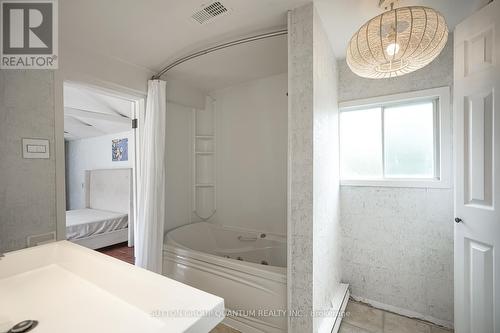 226 Kempview Lane, Barrie, ON - Indoor Photo Showing Bathroom