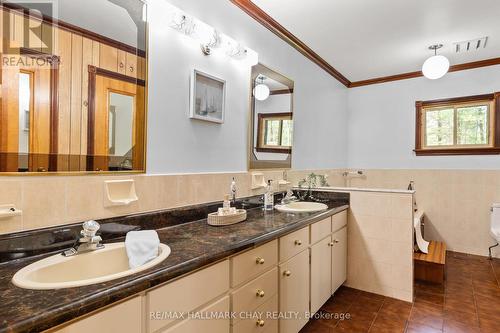 26 Vincent Circle, Tiny, ON - Indoor Photo Showing Bathroom