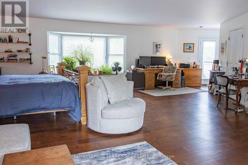 46 South Baptiste Lake Road, Hastings Highlands, ON - Indoor Photo Showing Living Room