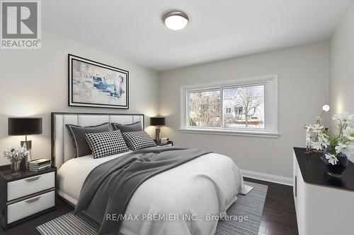152 Owen Street, Barrie, ON - Indoor Photo Showing Bedroom