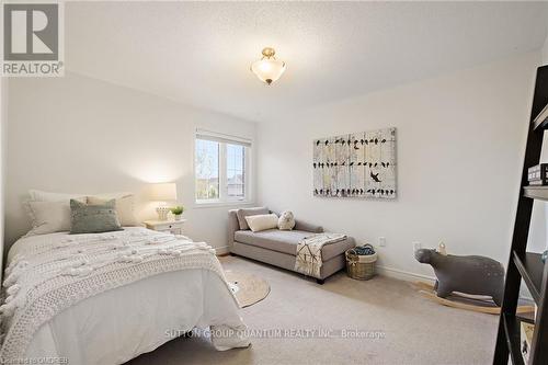 973 Knotty Pine Grove, Mississauga, ON - Indoor Photo Showing Bedroom