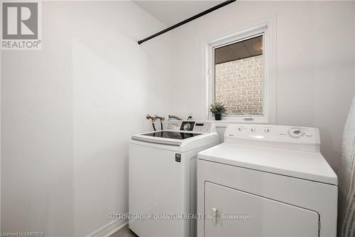 973 Knotty Pine Grove, Mississauga, ON - Indoor Photo Showing Laundry Room