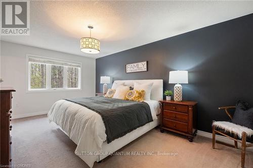 973 Knotty Pine Grove, Mississauga, ON - Indoor Photo Showing Bedroom