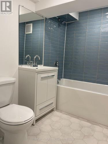 #1 - 356 Walmer Road, Toronto, ON - Indoor Photo Showing Bathroom