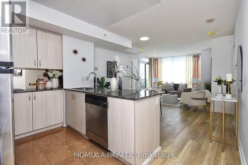1102 - 5740 Yonge Street, Toronto, ON - Indoor Photo Showing Kitchen With Upgraded Kitchen