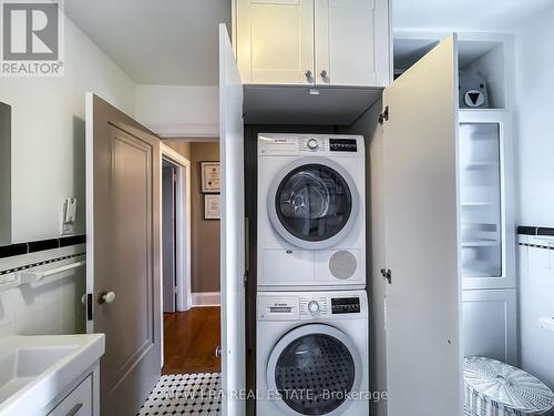 2 Four Oaks Gate, Toronto, ON - Indoor Photo Showing Laundry Room