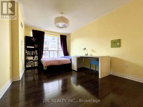 1206-A - 889 Bay Street, Toronto, ON - Indoor Photo Showing Bedroom