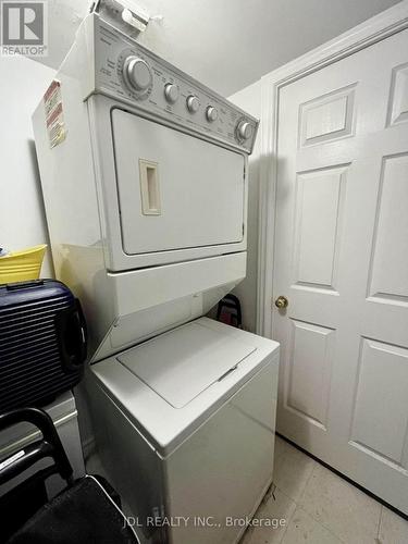 1206-A - 889 Bay Street, Toronto, ON - Indoor Photo Showing Laundry Room