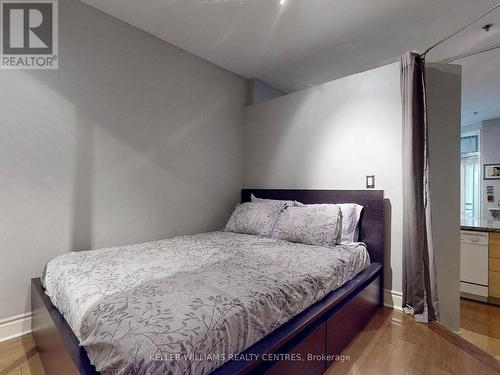 123 - 71 Mccaul Street, Toronto, ON - Indoor Photo Showing Bedroom