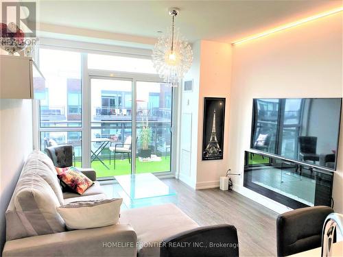 D430 - 333 Sea Ray Avenue, Innisfil, ON - Indoor Photo Showing Living Room