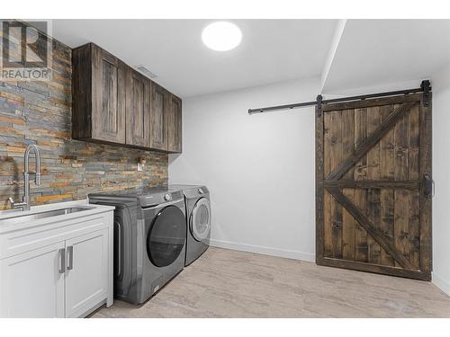 2049 Skyview Crescent, Lumby, BC - Indoor Photo Showing Laundry Room