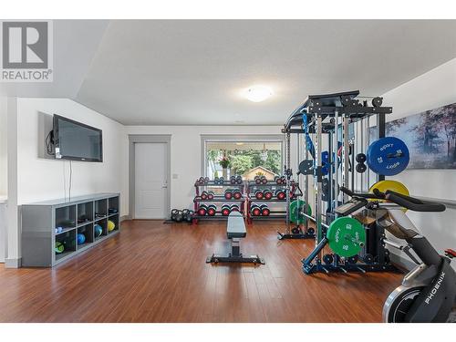 2049 Skyview Crescent, Lumby, BC - Indoor Photo Showing Gym Room