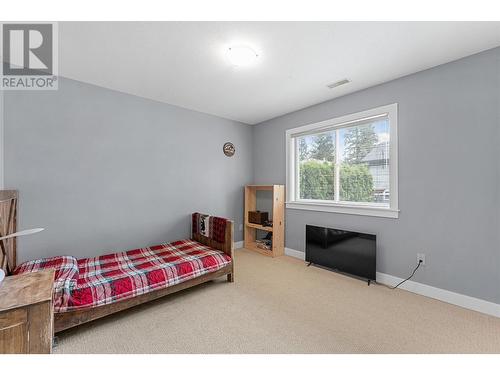2049 Skyview Crescent, Lumby, BC - Indoor Photo Showing Bedroom