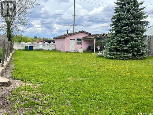 460 Hochelaga Street E, Moose Jaw, SK - Outdoor