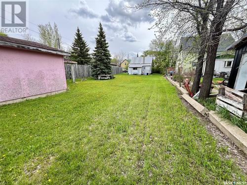 460 Hochelaga Street E, Moose Jaw, SK - Outdoor