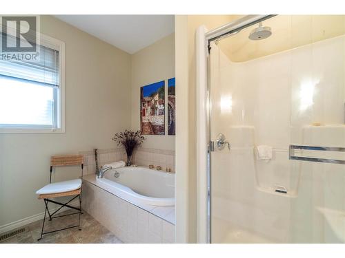 1060 17Th Street Se, Salmon Arm, BC - Indoor Photo Showing Bathroom