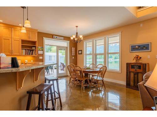 6126 Pippers Lane, Nelson, BC - Indoor Photo Showing Dining Room