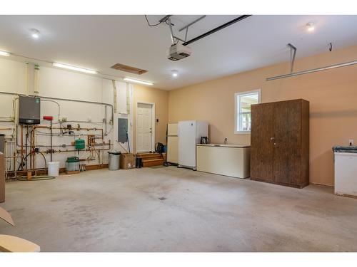 6126 Pippers Lane, Nelson, BC - Indoor Photo Showing Garage