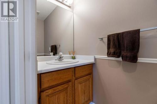 1825 Lipsett Court, Kelowna, BC - Indoor Photo Showing Bathroom
