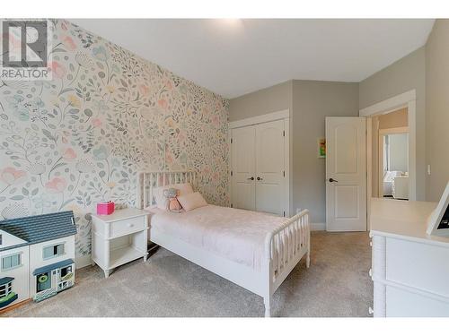 1102 Long Ridge Drive, Kelowna, BC - Indoor Photo Showing Bedroom