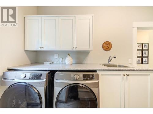 1102 Long Ridge Drive, Kelowna, BC - Indoor Photo Showing Laundry Room