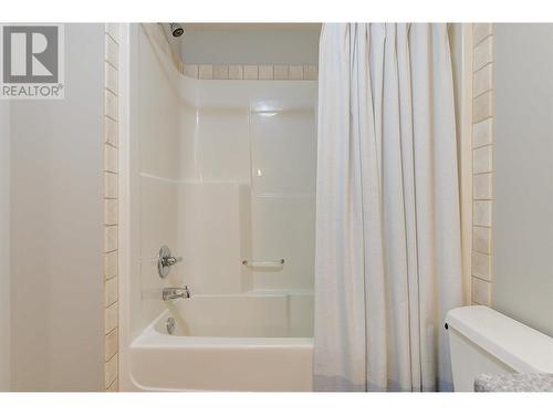 1102 Long Ridge Drive, Kelowna, BC - Indoor Photo Showing Bathroom