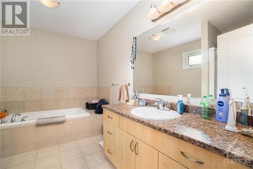 1172 South Russell Road, Russell, ON - Indoor Photo Showing Bathroom