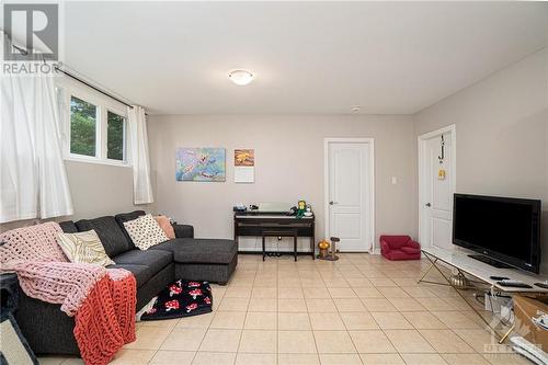 Secondary Dwelling - 1172 South Russell Road, Russell, ON - Indoor Photo Showing Living Room