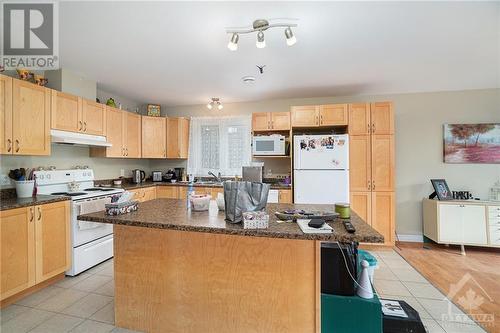 1172 South Russell Road, Russell, ON - Indoor Photo Showing Kitchen