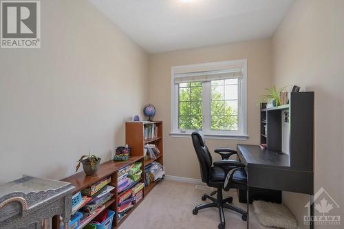 upper level office/den with separate door - 570 Pinawa Circle, Ottawa, ON - Indoor