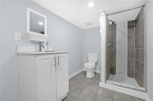 28 Gibson Avenue, Hamilton, ON - Indoor Photo Showing Bathroom
