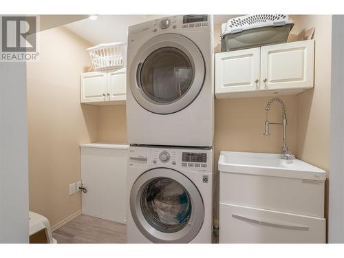 5303 Timble Lane, Kelowna, BC - Indoor Photo Showing Laundry Room