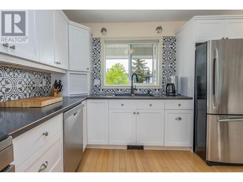 1920 13 Street Se, Salmon Arm, BC - Indoor Photo Showing Kitchen With Double Sink