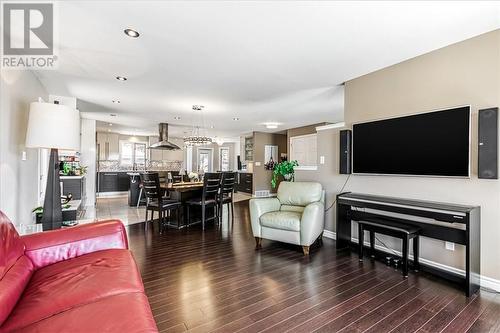 580 Brenda Drive, Sudbury, ON - Indoor Photo Showing Living Room