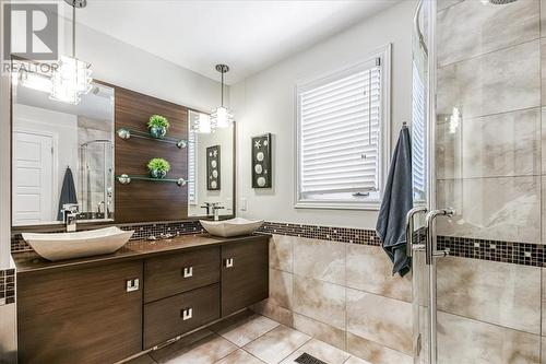 580 Brenda Drive, Sudbury, ON - Indoor Photo Showing Bathroom