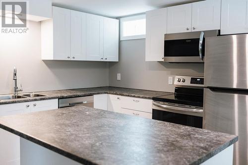 4071 Estavilla Drive, Prince George, BC - Indoor Photo Showing Kitchen With Double Sink