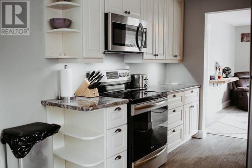 4071 Estavilla Drive, Prince George, BC - Indoor Photo Showing Kitchen