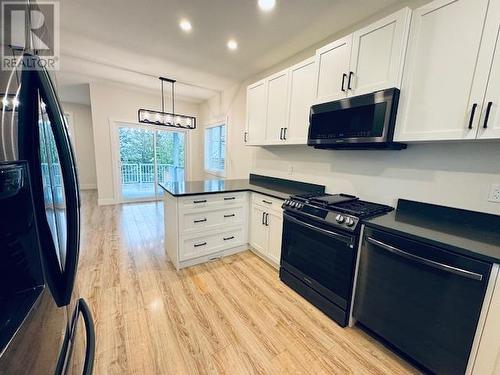 6 555 Wotzke Drive, Williams Lake, BC - Indoor Photo Showing Kitchen